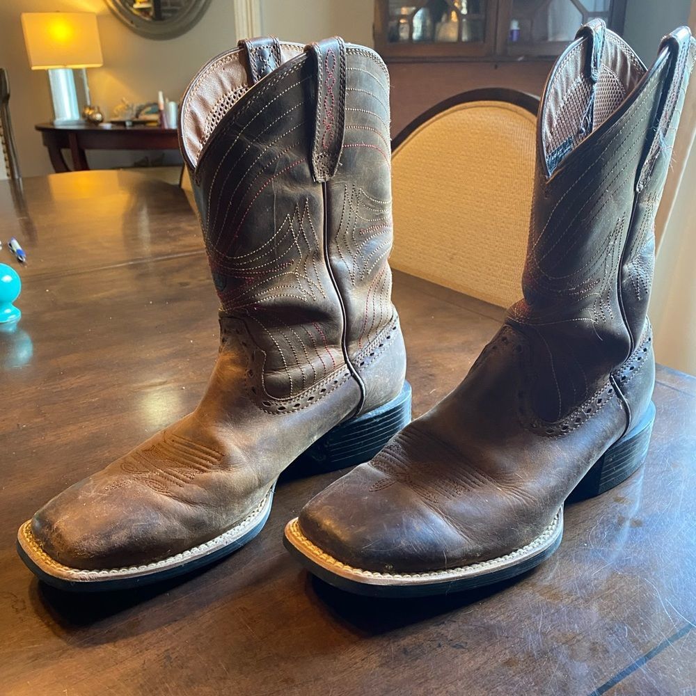 Mens Ariat boots 8.5